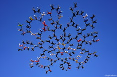 Nasz student w gronie rekordzistów świata w skokach spadochronowych