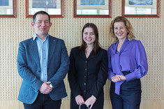 Stypendystka ministra nauki z dziekanką WZ prof. PRz B. Zatwarnicką-Madurą i prorektorem ds. studenckich i umiędzynarodowienia prof. PRz B. Millerem,